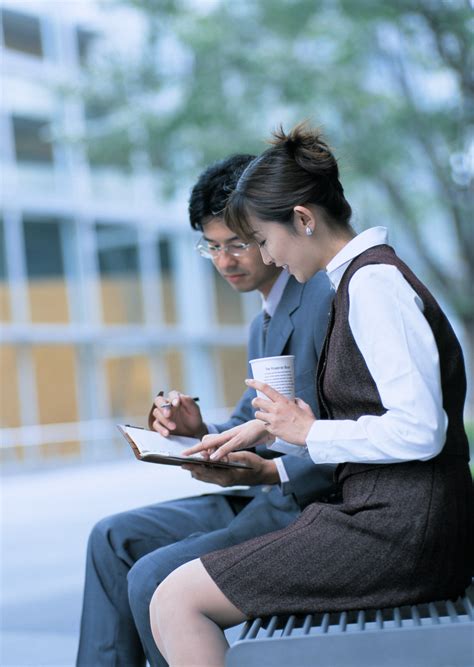 This could be the only web page dedicated to explaining the meaning of ol (ol acronym/abbreviation/slang word). 新人OLが「コレでオチました」事例集 | 日刊SPA!