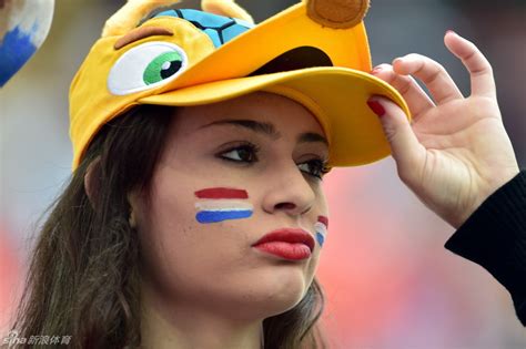 世界杯进入第23比赛日阿根廷荷兰进行半决赛争夺美女宝贝雪花之韵