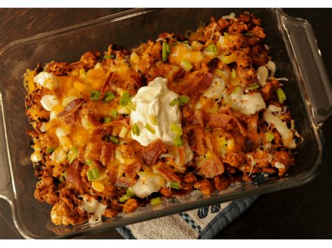 I love a heaping plate of chicken how did we make this buffalo chicken pasta casserole so tasty while keeping the calories low? Loaded Buffalo Chicken No-Tato Casserole - Nana's Little ...