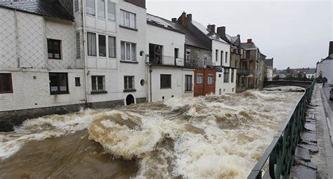 Impressionnant, du jamais vu.par endroit, l'eau atteint plus d'un mètre.les régions les plus touchées sont le hainaut et le brabant wallon mais anvers. La Belgique touchée par les inondations - Sputnik France