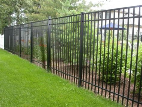 In suburban settings, a do it yourself privacy fence may be necessary to shield and protect you from those who live around you. 44 Easy And Cheap Backyard Privacy Fence Design Ideas | Backyard fences, Fence design, Backyard ...