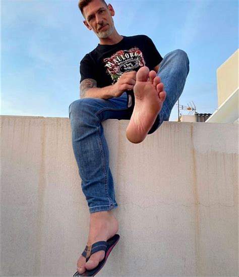 Pin By Jan Wojtylak On Barefoot Men Male Feet Hunky Men Men Slides