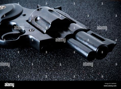 Revolver Colt Python 357 Magnum Stock Photo Alamy