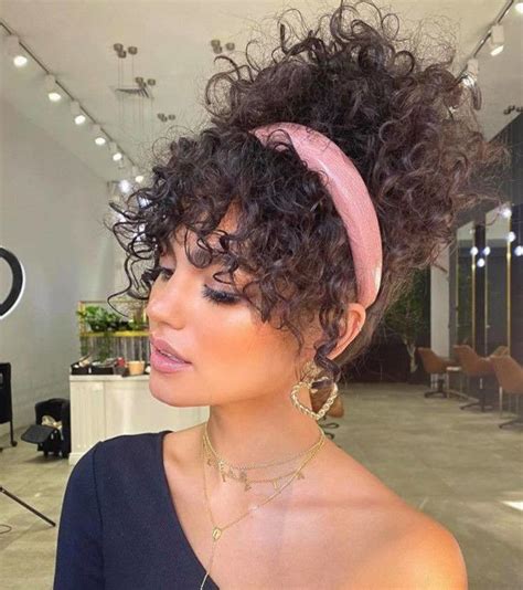 Chic And Easy Fall Curly Hairstyles To Wear On Repeat This Season Curly