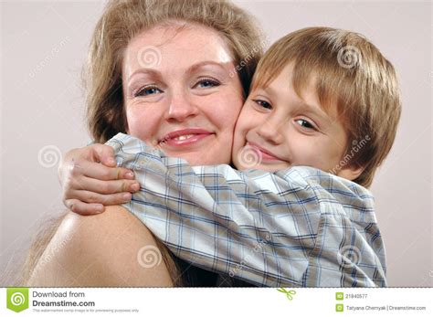 Madre E Hijo Felices Imagen De Archivo Imagen De Estudio