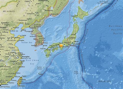 Satellitenfoto der reaktorblöcke 1 bis 4 (von rechts nach links) am 16. Starkes Erdbeben in Japan