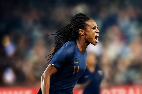 Veja mais ideias sobre seleção francesa, figurinhas da copa, copa de 2018. Camisas da seleção feminina da França 2019 Nike | Copa do ...