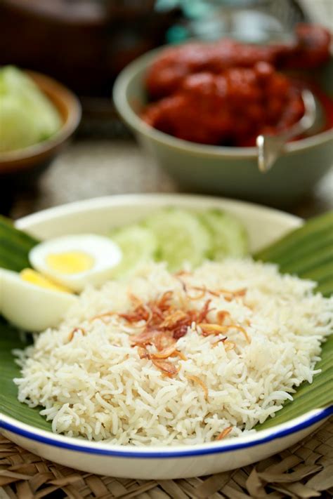 Semestinya sambal tumis adalah salah satu jenis lauk yang sangat digemari oleh rakyat malaysia. Nasi Lemak Mami Tanjung Berlauk Sambal Ayam Masak Serai ...