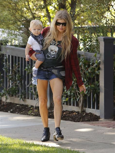Stacy Fergie Ferguson Out With Her Son In Brentwood Gotceleb