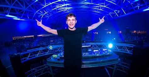 Martin garrix hd wallpaper posted in people wallpapers category and wallpaper original resolution is 2048x1365 px. Martin Garrix Wallpaper and Background Image | 1920x999 ...