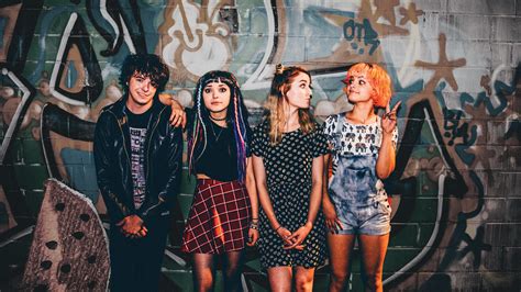 Meet Hey Violet The Female Fronted Punk Band 5sos Just Signed To Thei Teen Vogue