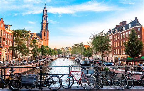 Holanda (en neerlandés, holland) ye una rexón histórica y una provincia asitiada na mariña occidental de los países baxos.dende 1840, ta estremada en dos provincies, holanda septentrional (holanda del norte) y holanda meridional (holanda del sur). ¿En qué país hay más bicicletas que personas? - National ...