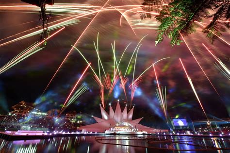 Mesmo o mês mais seco ainda assim tem muita pluviosidade. Fim de ano: confira a programação do Natal Luz 2016 | Mapa ...