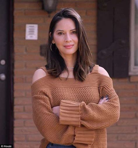 Olivia Munn Surprises Her Mother With A House Makeover Daily Mail Online