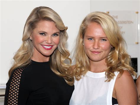Pics Photos Christie Brinkley And Daughter Sailor Lee Spending