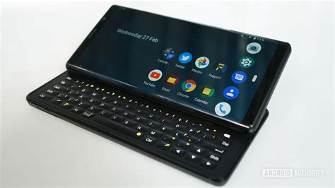 Fxtec Pro1 The Sliding Qwerty Keyboard Phone Makes A Comeback