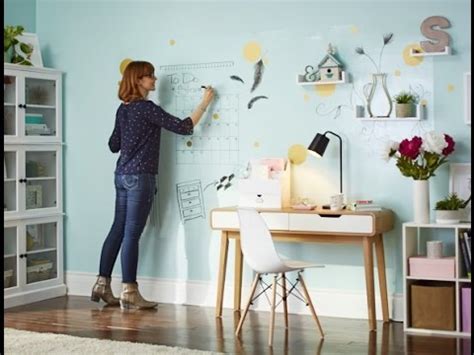 * tableau magnétique annuel avec boîtes quotidiennes pour les 365 jours. Projet déco avec de la peinture effaçable à sec pour ...