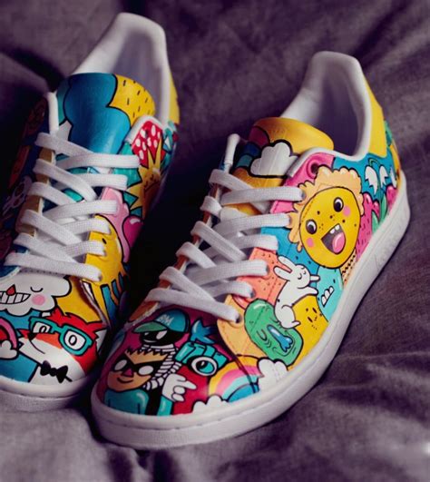 Cliquez sur «personnaliser les cookies» pour refuser ces cookies, faire des choix plus détaillés ou en savoir plus. Comment customiser ses chaussures : 15 idées DIY - ClemATC