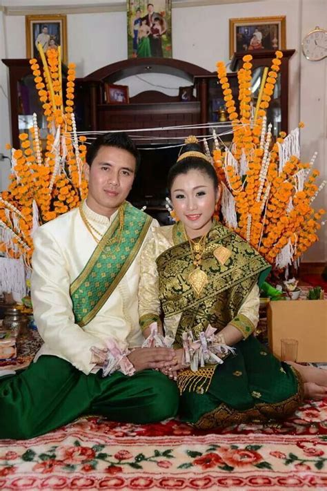 Bride And Groom In Lao Clothes Laos Clothing Laos Culture