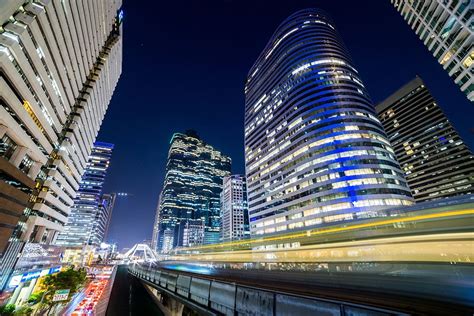 Il valore della vera amicizia. What will disappear from the city of the future that we ...