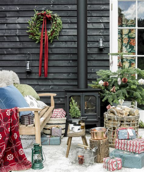 Outdoor christmas decorations ideas lawn ideas for shaded. Outdoor Christmas decorating ideas | Ideal Home
