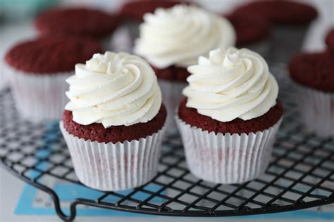 Preheat the oven to 375f; Red velvet muffin | Gasztro | nőihírek