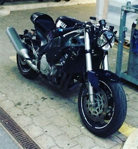 Suzuki shogun sp 125 cc tahun 2009 special motor bebek modifikasi motor motorplus modif trailsuzuki via youtube.com. Imagem de Yamaha FZR 1000 exup Cafe racer por Hugo Ribeiro ...