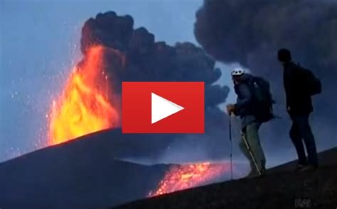 Etna's biggest eruptions in 2017. Etna: il video di una delle piu' imponenti eruzioni degli ...