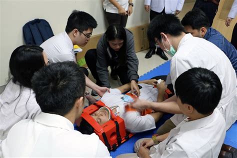 Check spelling or type a new query. โรงพยาบาลตำรวจเปิดอบรมเวชศาสตร์ฟุตบอล - COP'S Magazine