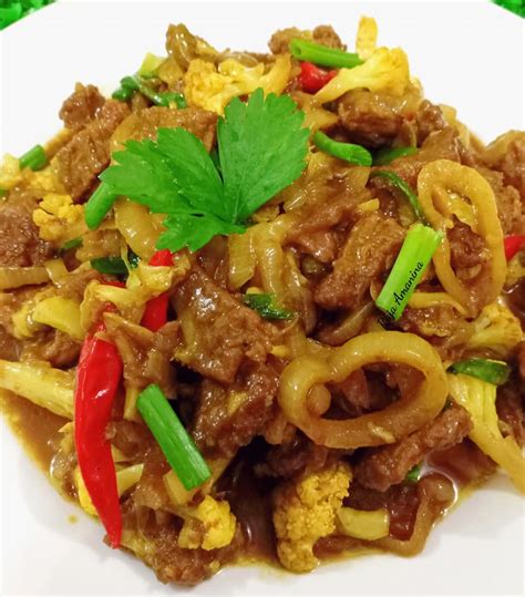 Sajian terfavorit ini memang bisa dibikin banyak variasi, lho. Resepi Daging Goreng Kunyit Menyengat Juicy Dan Sedap ...