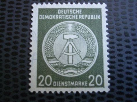 Es sind raritäten und perlen im einzelhandel: Briefmarke Deutsche Demokratische Republik Dienstmarke 20 ...