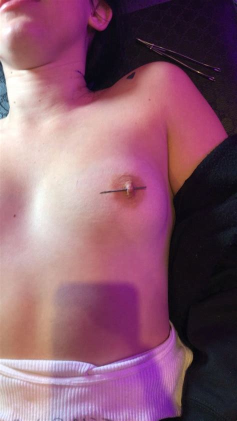 Leaked Video Of Nude Noah Cyrus Piercing Her Nipples Online Pics Gifs