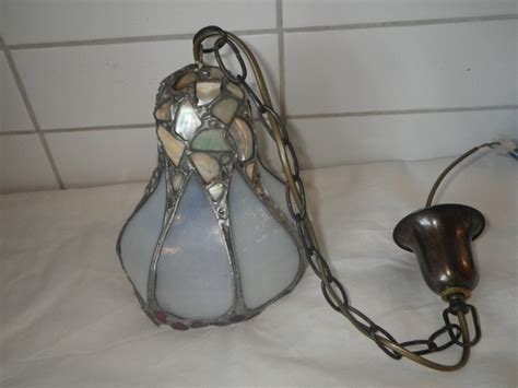 Det var en annen litt godt voksen dame som så på den også. SALG! Gammel flott måneskinnslampe - Epla