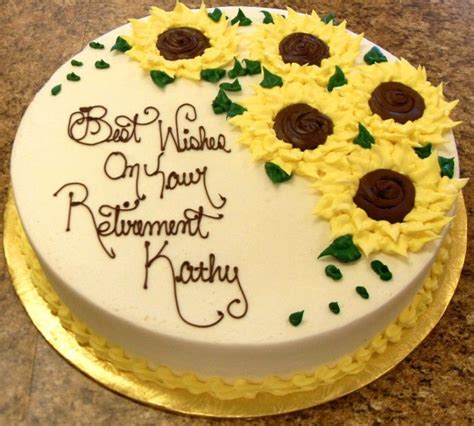 Parties for retiring ladies aren't any more extravagant than what normal retirement parties are. 10 Retirement Gift Ideas for Women | Retirement party cakes, Retirement cakes, Cake