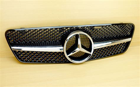 Mercedes Benz C Class W203 Gloss Black Front Grille 01 07 C200 C240