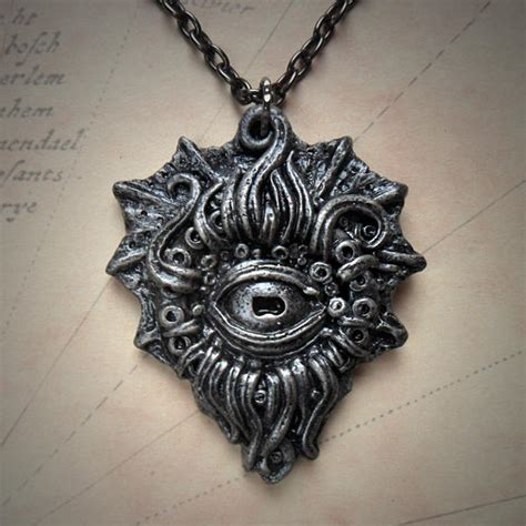 Propnomicon Abyssus Amulet