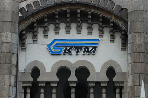 The kuala lumpur ktm station stands as one of the oldest monuments in the city of kuala lumpur. KTM old station, Kuala Lumpur | Adamlai's Photoblog