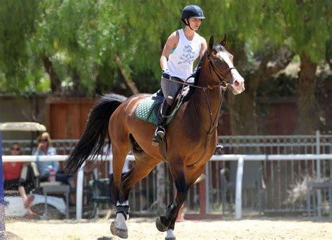 Not only was the big bang theory actress recently awarded horsewoman of the year, but she redecorated her home with a dizzy. Kaley Cuoco Riding Her Horse - Los Angeles, May 2014 ...