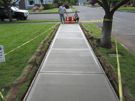 How to Pour a Concrete Sidewalk (With images) | Concrete stairs