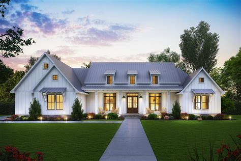 Exclusive Modern Farmhouse Plan With Split Bedroom Layout 56442sm