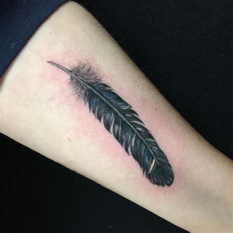 Raven Feather Tattoo Tattoo Ideas And Inspiration Raben Tattoo