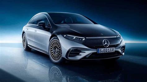 Mercedes Benz Eqs Debuts With Slippery Styling And Mile Range