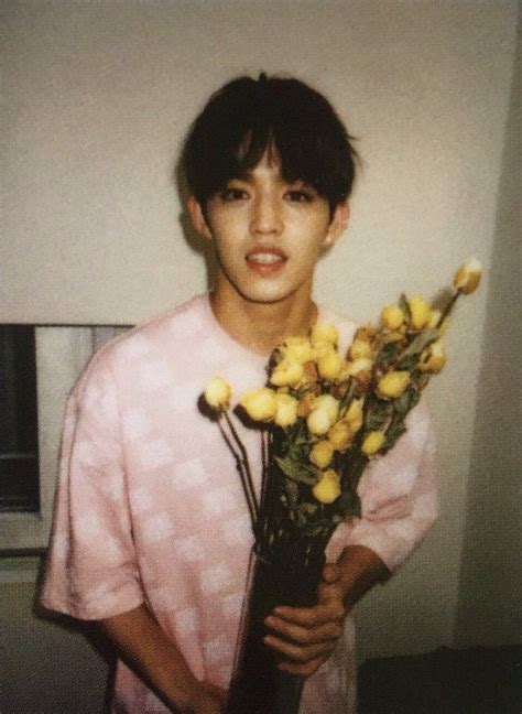 Jobadly Want To See Svt😭😭 On Twitter Rt Aboutscoups Seungcheol With Yellow Flowers 💐