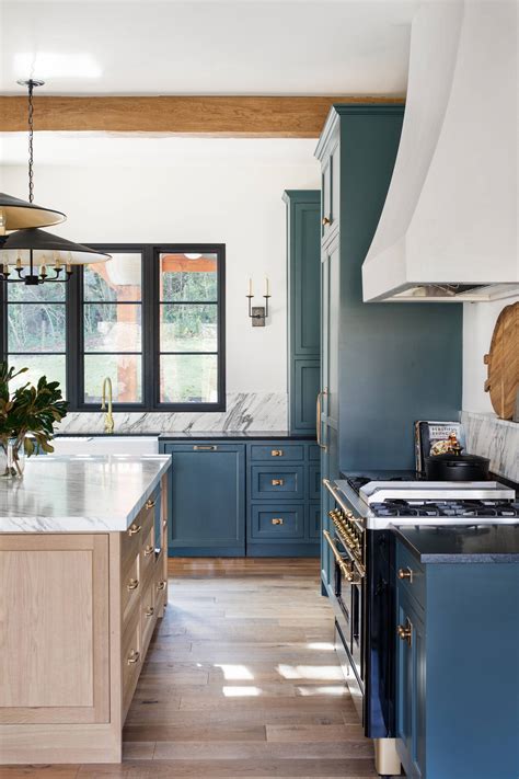 Two Tone Kitchen Cabinets Get The Look