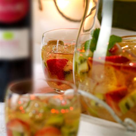 Wie macht man alkoholfreie bowle? Alkoholfreie Bowle mit Früchten - Rezept | Kaufland