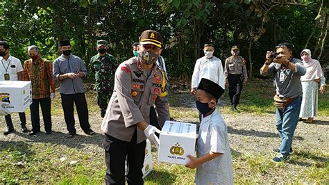 Armand maulana jadi imam salat idul fitri di inggris Jelang Hari Raya Polres Jepara dan Kodim 0719 Bagi Sembako ...
