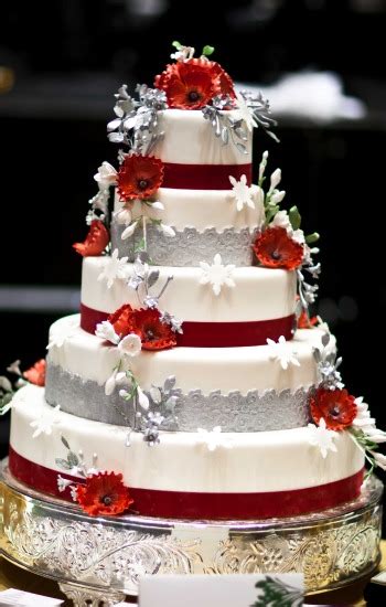 Delicious Red Wedding Cakes Red Wedding Cakes Pictures