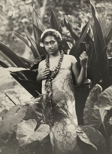 Tahiti Peoples Cerca Con Google Polynesian Men Polynesian Culture