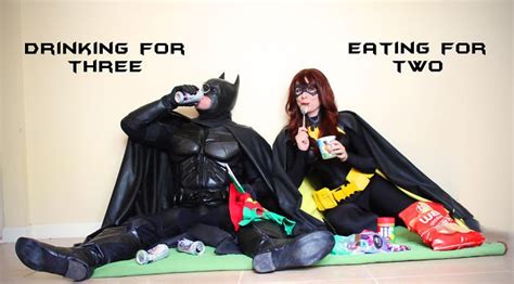 Casal Anuncia Gravidez Fantasiado De Batman E Batgirl Em Ensaio