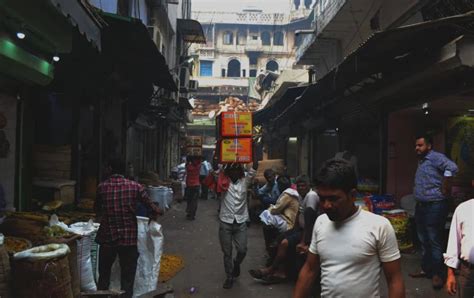 15 Best Flea Markets In Delhi Ncr For Mens Shopping So Delhi